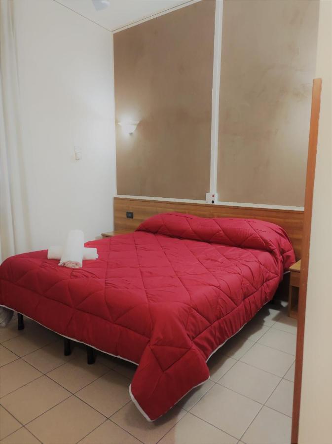 Hotel Marinoni Lomazzo Bagian luar foto