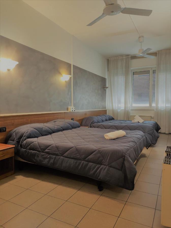 Hotel Marinoni Lomazzo Bagian luar foto