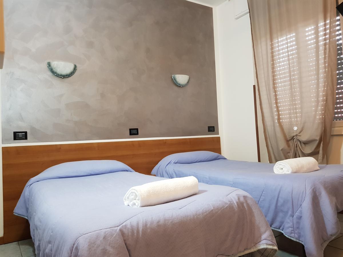 Hotel Marinoni Lomazzo Bagian luar foto