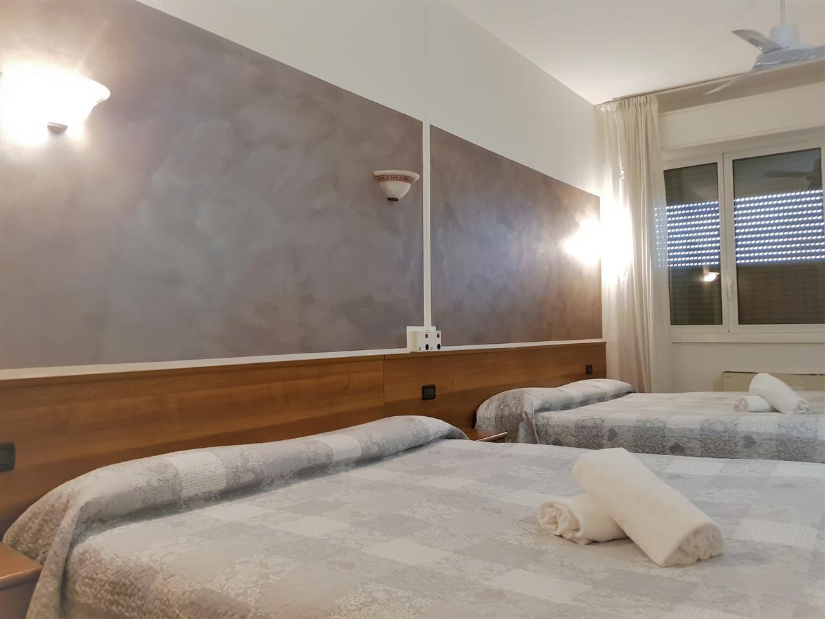 Hotel Marinoni Lomazzo Bagian luar foto