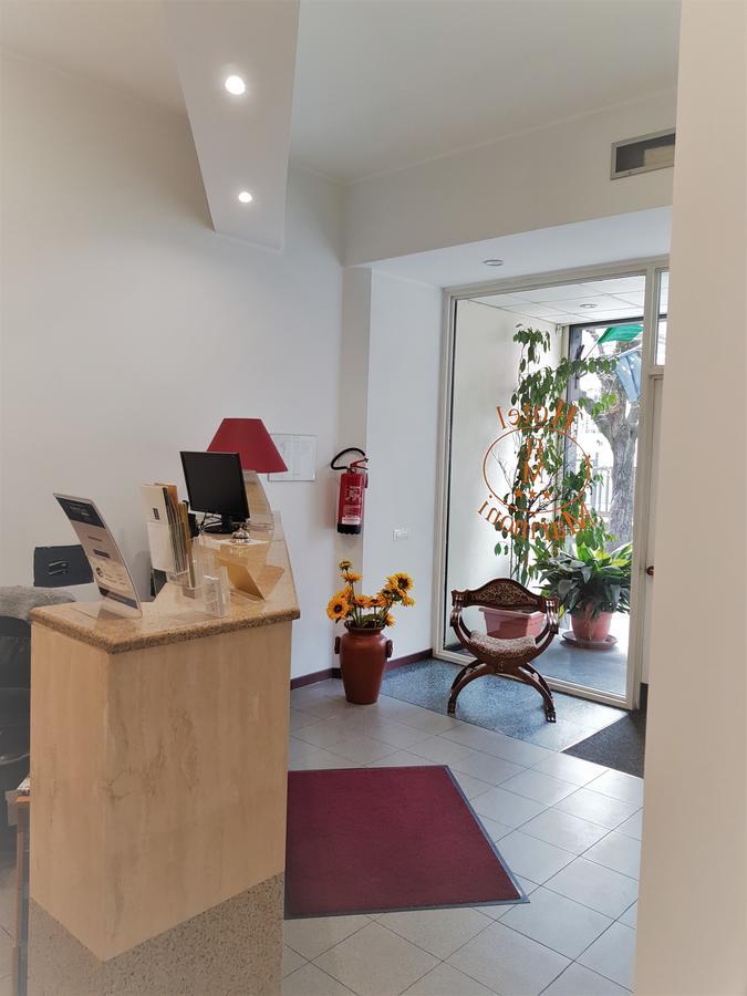 Hotel Marinoni Lomazzo Bagian luar foto