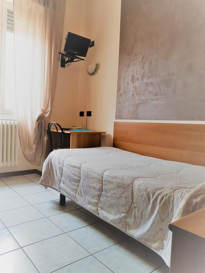 Hotel Marinoni Lomazzo Bagian luar foto