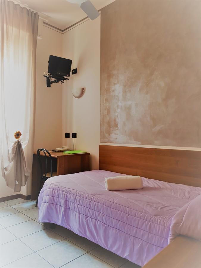 Hotel Marinoni Lomazzo Bagian luar foto