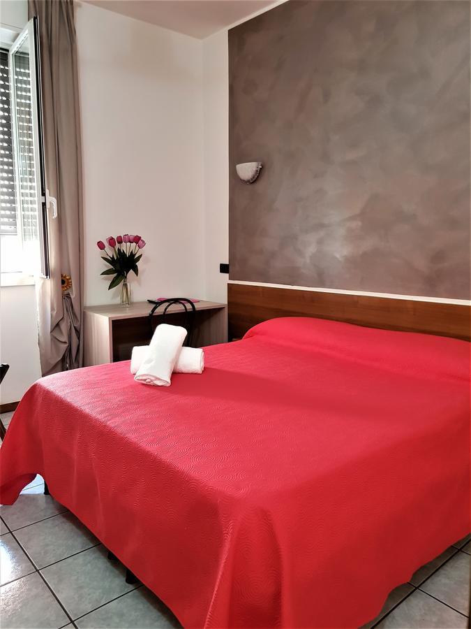 Hotel Marinoni Lomazzo Bagian luar foto